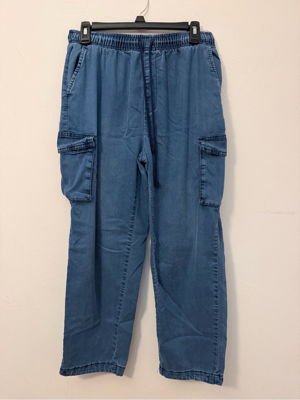 121 - Time and Tru Washed Blue Cargo Pants with Drawstring Waist